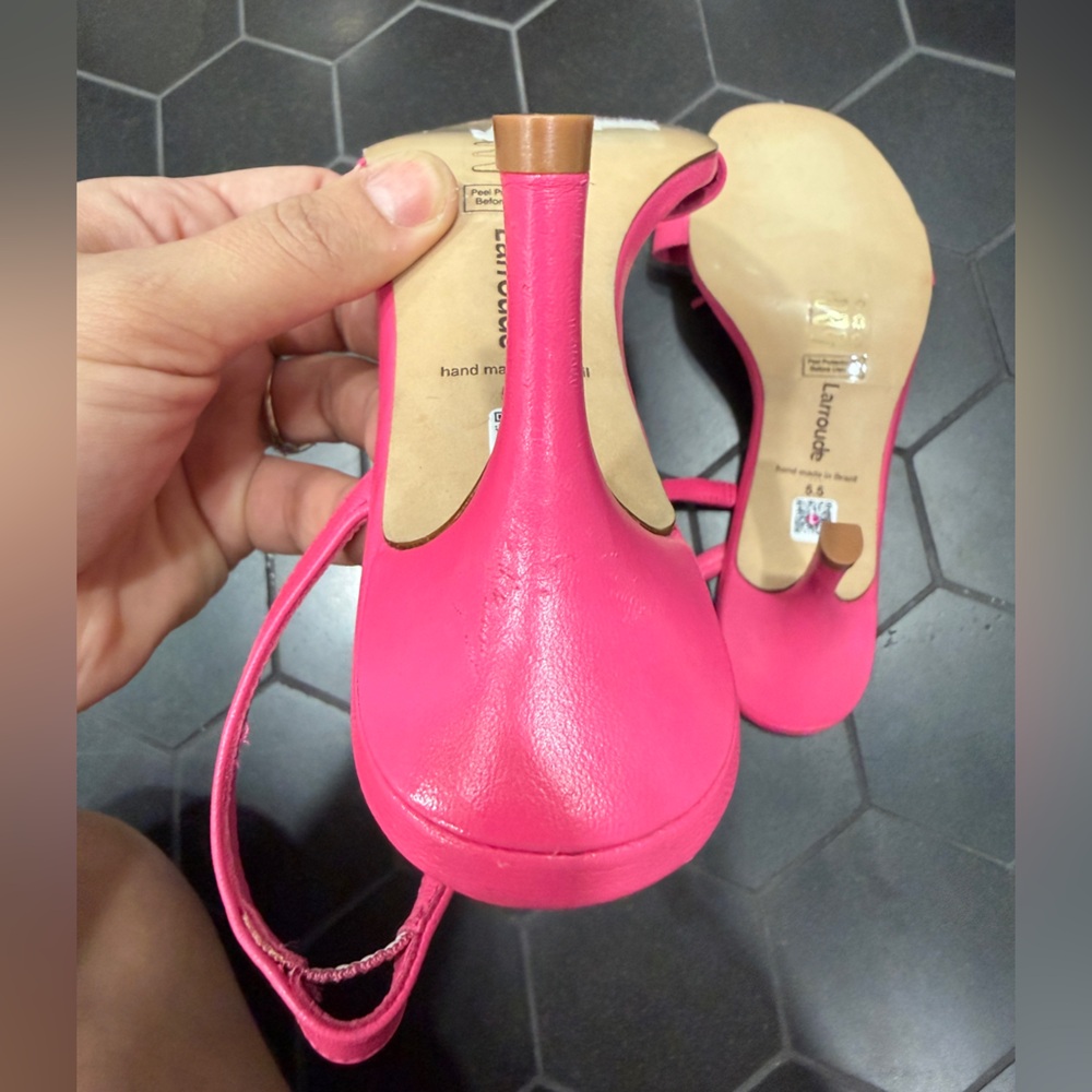 Larroudé Hibiscus FLOWER
Slingback Sandal LEATHER Magenta
PINK - Picture 5 of 6